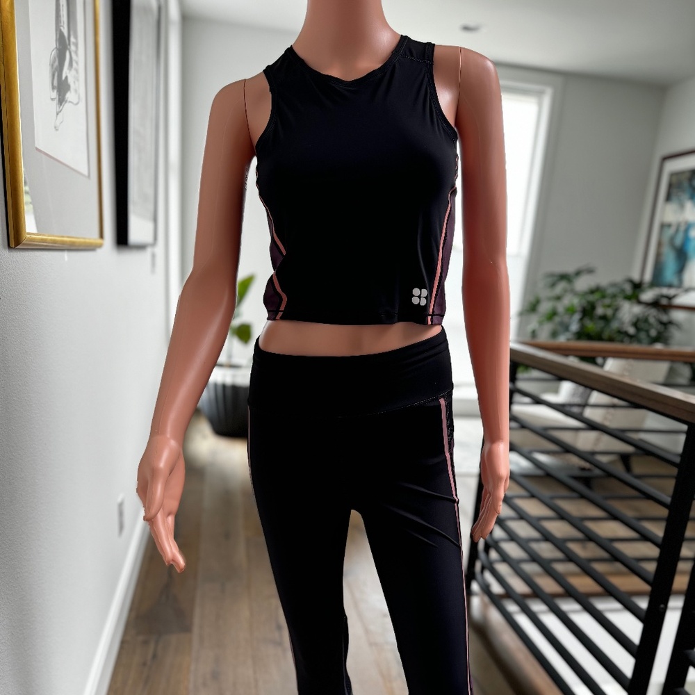 Sweaty Betty Three Pieces Size Small, leggings, crop top, cut out sleeve shirt